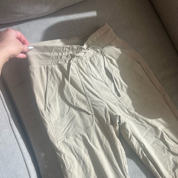 Never Worn LuLuLemon tan jogger pants - Picture 5 of 5